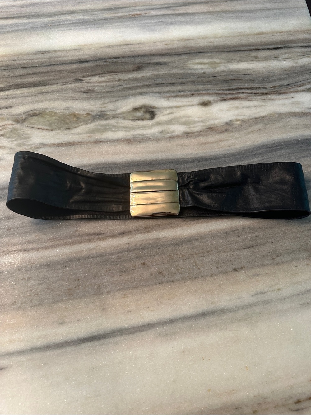 VINTAGE LEATHER BELT WITH GOLD BUCKLE